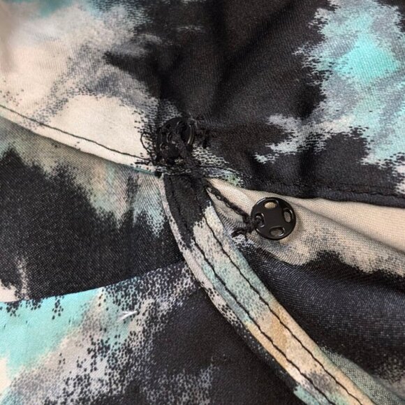 Larry Levine Sleeveless Flowy Top - Picture 6 of 7